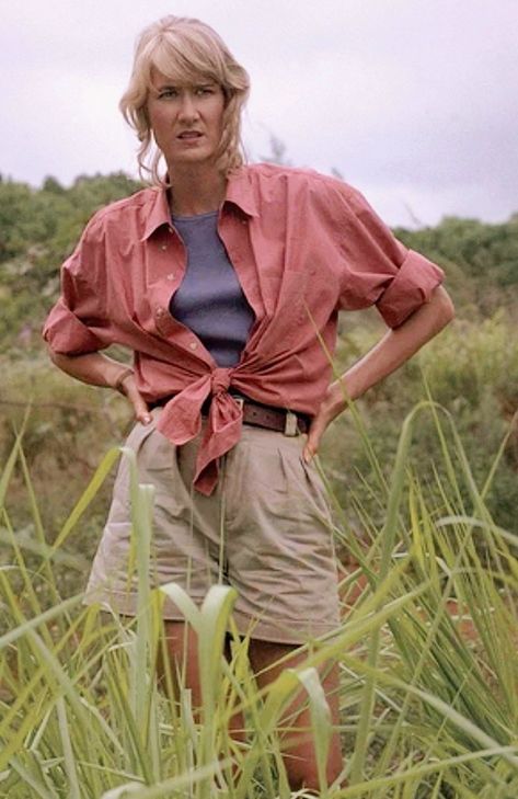 Ellie Jurassic Park, Dr Ellie Sattler, Jurassic World Characters, Jurassic Park Costume, Ellie Sattler, Laura Dern, Halloween Inspo, Chris Pratt, Family Halloween Costumes