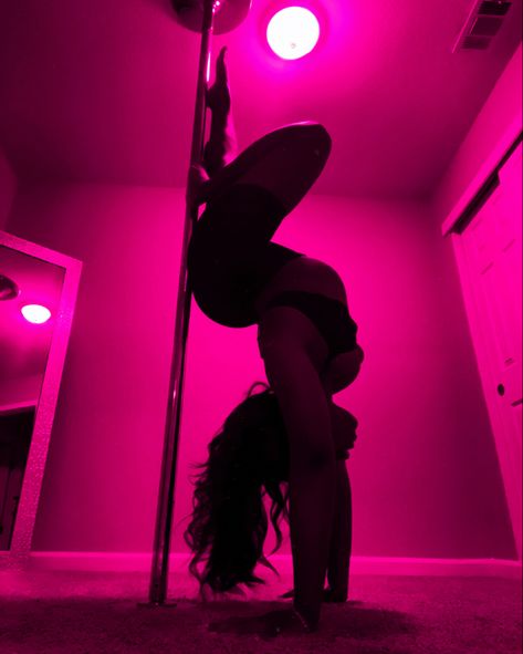 Pole dance, stripper, stripper pole, handstand, pole tricks, at home pole dance Pole Astethic, Pole Dance Aesthetic Black Woman, Neon Pole Dance, Dancing On Pole Aesthetic Black Woman, Pole Fitness Aesthetic, Pole Dancing Aesthetic Outfits, Dancing On Pole Aesthetic, Pole Dance Fotos, Striper Lifestyle Aesthetic