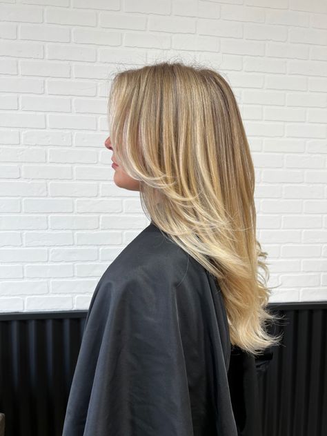 Airtouch Highlights, Layered Haircut and Blowout by @LillieMae.Hair 📍The Canvas Salon Blonde Layered Hair, Summer Blonde Hair, Hairstyles For Layered Hair, Trendy Hairstyle, Hair 2024, Blowout Hair, Blonde Hair Inspiration, Blonde Hair Looks, Layered Haircut