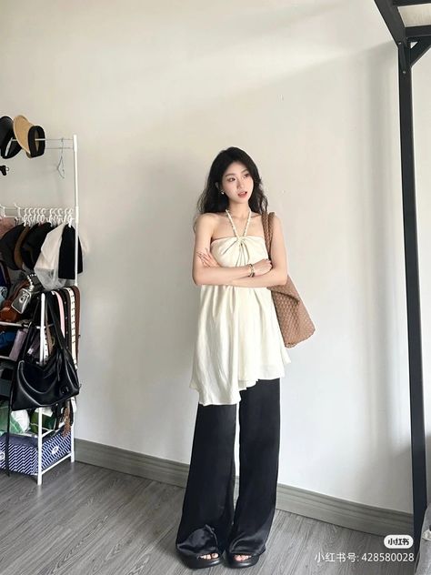 Dress Over Jeans Korean Style, Dress Over Pants Korean, Dress Over Jeans Korean, Dress And Jeans Outfit Together, Dress Over Skirt, Dress Over Jeans, Dress Over Pants, Modest Summer Outfits, Modest Dresses Casual