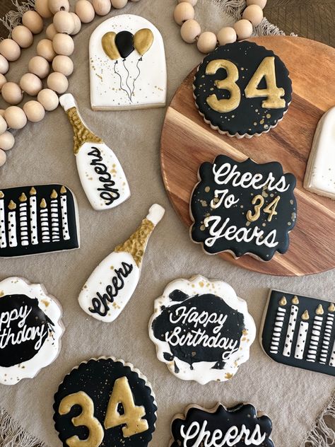 Black And Gold Cookies Decorated, Black And Gold Birthday Cookies, Golden Birthday Cookies, Black And Gold Cookies, Golden Birthday Cakes, Gold Cookies, 40th Bday Ideas, White Cookies, Anniversary Cookies