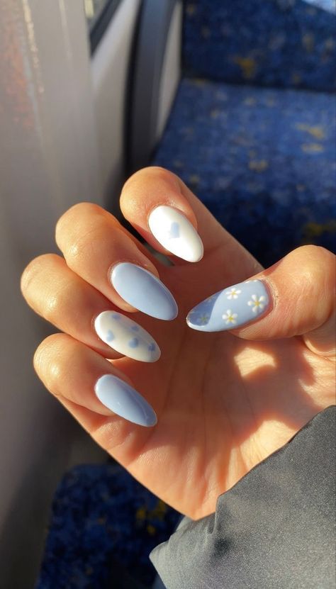 Fun & Trendy Spring Nails Ideas Bridesmaid Nails, Pastel Blue Nails, Sky Blue Nails, Simpul Makrame, Blue And White Nails, Light Blue Nails, White And Silver Nails, Baby Blue Nails, Homecoming Nails Acrylic