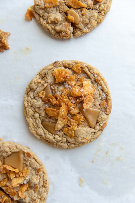 These brown butter cornflake cookies are the perfect cereal cookie. With toffee, extra crispy cornflakes, and cornmeal, these are unbeatable. The Palatable Life, Palatable Life, Cornmeal Cookies, Coffee Cake Cookies, Creamy Orzo, Cornflake Cookies, Salted Toffee, Cereal Cookies, Homemade Toffee