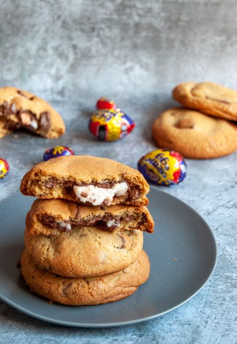 Love Creme eggs? Then you have to try these decadent Creme Egg Stuffed Cookies! Cream Egg Cookies, Crème Egg Cookies, Creme Egg Dessert, Creme Egg Cookie, Cadbury Cream Egg Cookies, Chocolate Cadbury Egg Cookies, Cadbury Eggs Cookies, British Biscuit Recipes, Cadbury Egg Cookies