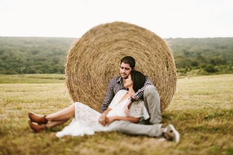 Haybale Photoshoot, Hay Bale Pictures, Hay Bale Photoshoot, Country Poses, Country Couple Pictures, Happy Glamper, Farm Pictures, Couple Engagement Pictures, Wedding Couple Photos