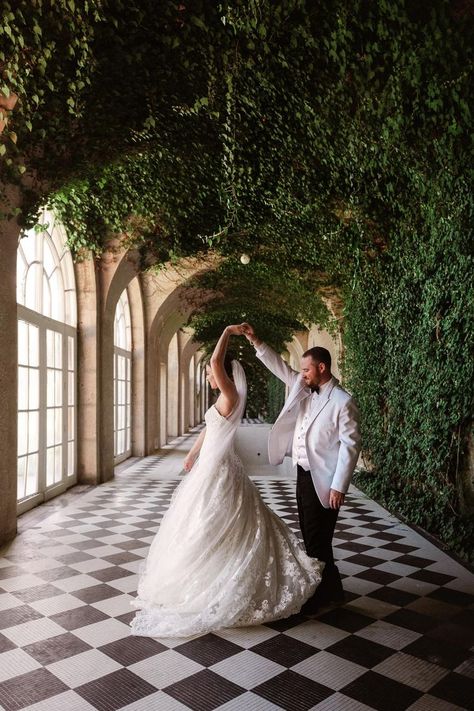 Fairytale Couple, Photos For Couples, Huntington New York, Bride Groom Photoshoot, Oheka Castle, Engagement Picture Outfits, Groom Photoshoot, Prom Photoshoot, Chateau Wedding