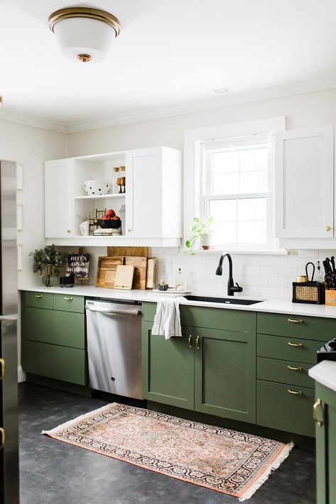 Brynn Harlock's Striking Ontario Home Tour | The Everygirl Kitchen With Green Cabinets, Cabinet Trends, Model Dapur, Kitchen Favorites, Kabinet Dapur, Lakeside Cabin, Concept Kitchen, Green Kitchen Cabinets, Nice Picture