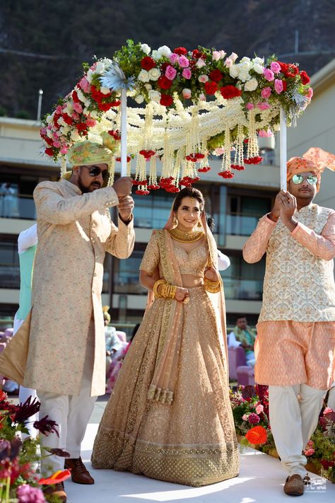 Gorgeous Wedding In The Hills With A Custom Wooden Mandap Bride Entry Indian Wedding, Indian Wedding Entrance, Wooden Mandap, Groom Entry, Bridal Entry, Bride Entry, Vintage Car Wedding, Wedding Decor Photos, Entry Ideas