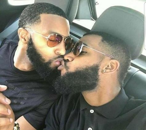 Welcome to Oghenemaga Otewu's Blog: Oh no! Viral photo of two good-looking bearded gan... Black Dude, Black Beards, Gay Aesthetic, Men Kissing, Lgbt Love, Black Love Couples, Gay Romance, Shirtless Men, Two Men