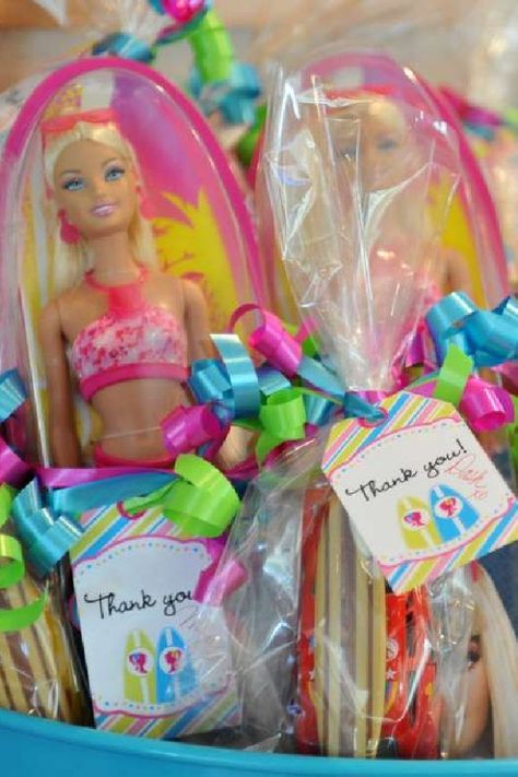 The perfect party favor for a Barbie party is undoubtedly an actual Barbie. You can bet that your guests will be going home with a massive smile on their faces! See more party ideas and share yours at CatchMyparty.com #catchmyparty #partyideas #barbie #barbieparty #barbiepartyideas #teenparty #girlbirthdayparty Malibu Barbie Party, Girls Barbie Birthday Party, Barbie Party Ideas, Beach Theme Birthday Party, Beach Theme Birthday, Barbie Pool Party, Barbie Party Decorations, Barbie Theme Party, Boy Party Favors