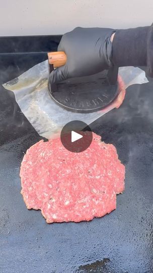 Amazing smash burger recipe | Amazing smash burger recipe | By Miguels cookingwithfireFacebook Tex Mex Lasagna, Smash Burger Recipe, Ground Beef Seasoning, Smash Burgers, Diy Cheese, Tortilla Press, Mexican Spices, Smash Burger, Burger Recipe