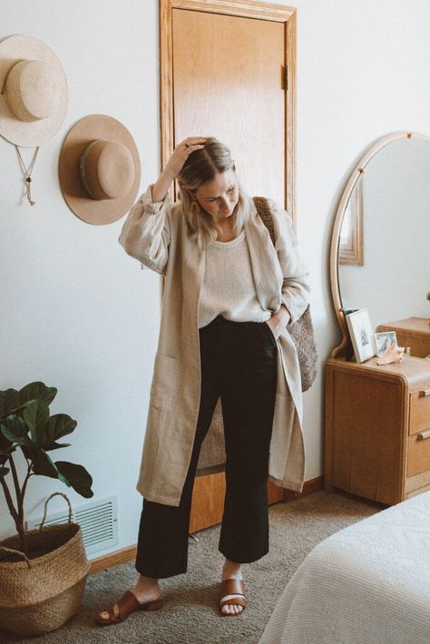 Beige Linen Pants Outfit Winter, Black Linen Pants Outfit Spring, Black Linen Pants Outfit Winter, Black Linen Pants Outfit, Karin Emily, Flowy Outfits, Emily Style, Linen Duster, Office Fits