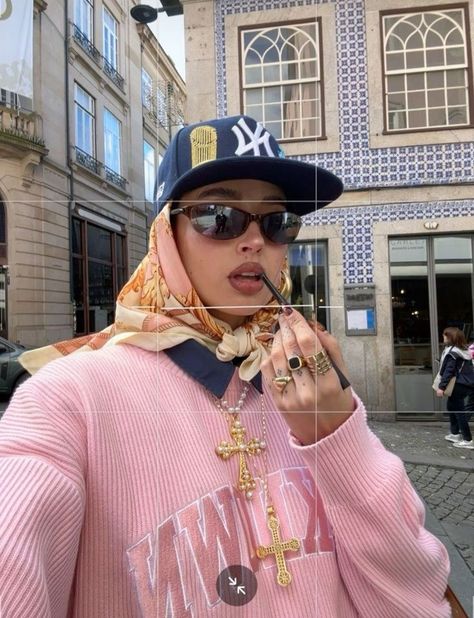 Street Style Outfits Casual, Printed Blouses, 1m Followers, Looks Street Style, Outfits With Hats, Streetwear Fashion Women, Streetwear Outfits, Lookbook Outfits, Fashion Killa