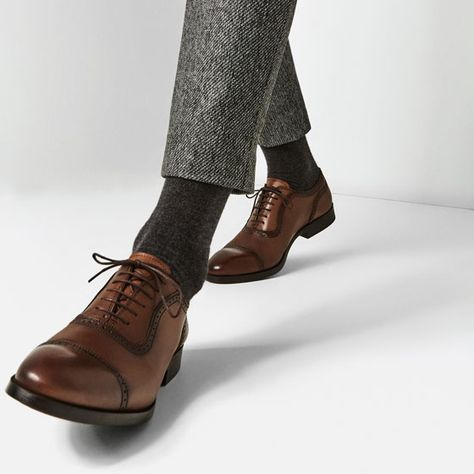 BROGUED LEATHER OXFORD SHOES from Zara Oxford Shoes Outfit, Men's Wedding Shoes, Brown Oxfords, Shoes Photography, Leather Wedding, Oxford Shoes Men, Mens Club, Leather Oxford Shoes, Brown Shoes