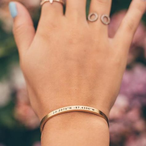 Plain Jewelry, Better Version Of Yourself, Coordinates Bracelet, English Name, Solar Fairy Lights, Good Memories, Spot It, Better Version, Gold Engraving