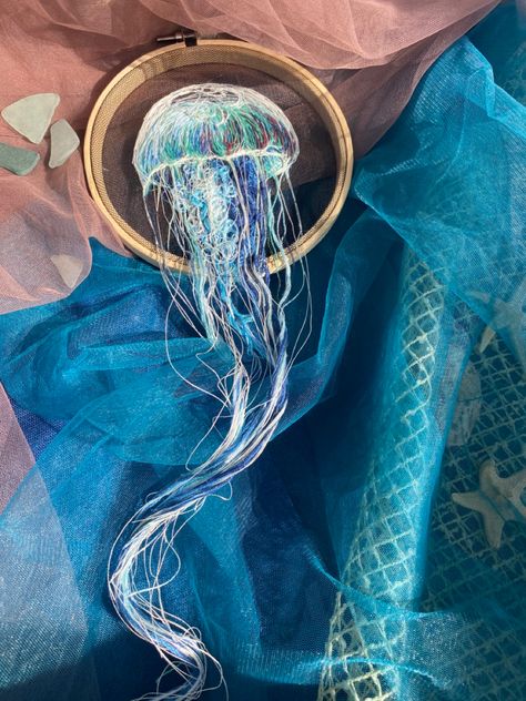 Jellyfish Embroidery, Colorful Jellyfish, Jellyfish Print, Jellyfish Design, Jellyfish Art, Tambour Embroidery, Contemporary Embroidery, Thread Painting, Embroidery Hoop Art