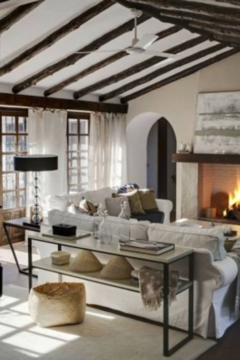 33 Ultra-chic interior spaces rocking your senses Forest Retreat, Ceiling Ideas, Country French, Design Del Prodotto, A Living Room, Cozy Living Rooms, Design Case, Open Floor, Living Room Inspiration