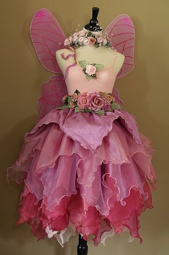 Pink fairy dress, omg I want one...for me and for Genesis! Lol so feminine and pretty! Spring Fairies, Adult Fairy Costume, Costume Carnaval, Fairy Dresses, Fairy Clothes, Fairy Parties, Dress Forms, Ballet Costumes, Fairy Fashion