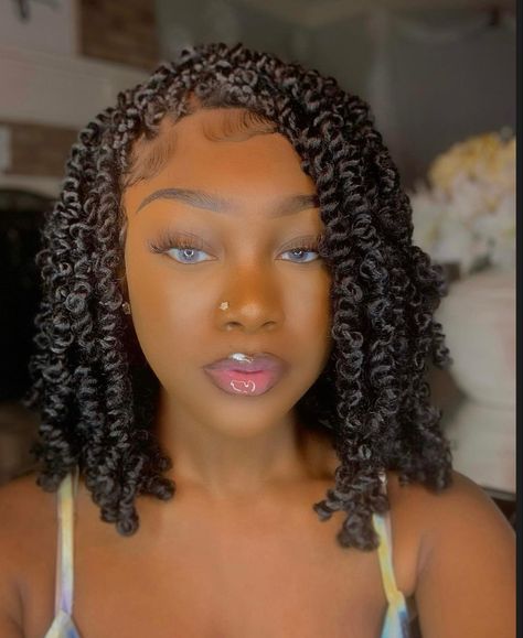 Bohemian Curly Hair, Sending Positive Energy, Passion Twist Hair, Water Wave Crochet, Crochet Braiding Hair, Wave Crochet, Passion Twists, Short Box Braids Hairstyles, Summer Braids