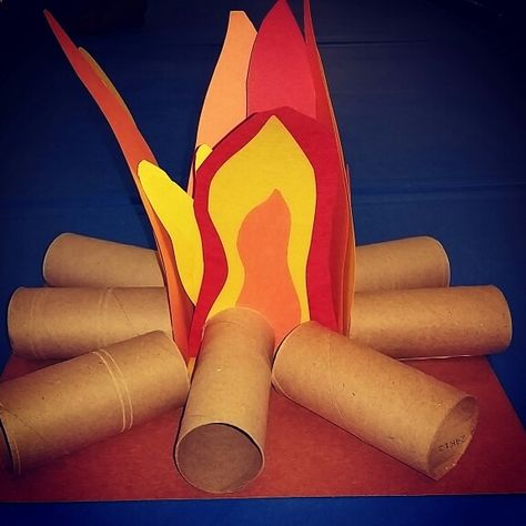 Pretend campfire made out of construction paper and toilet paper rolls ⛺ Felt Fire, Paper Fire, Jungle Decorations, Hand Art Kids, Vbs Themes, Western Theme Party, Diy Crafts For Girls, Camping Theme, Make Paper