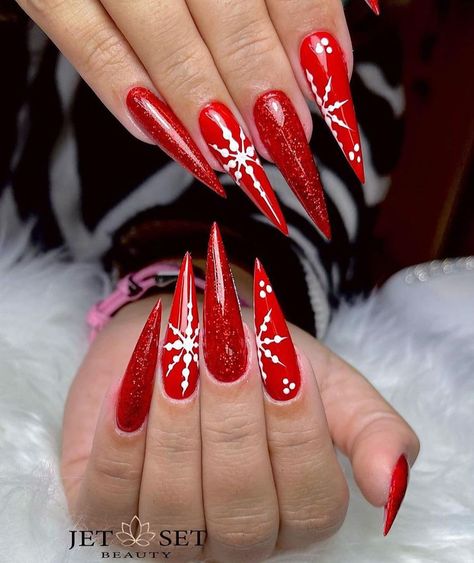 Stiletto Nail Designs, Clear Glitter Nails, Red Stiletto Nails, Acrylic Nails Stiletto, Stilleto Nails Designs, Holiday Nails Winter, Red Christmas Nails, Special Nails, Stiletto Nails Designs