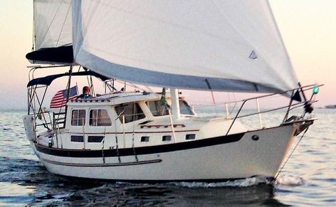 1995 Pacific Seacraft Pilothouse 32 Cruiser for sale - YachtWorld Pilothouse Sailboat, Motor Sailers, Pilothouse Boat, Sailing Basics, Trawler Yacht, Motor Cruiser, Sailing Yachts For Sale, Free Boat Plans, Classic Sailboat