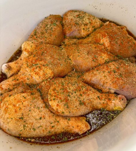 Crockpot Smothered Chicken Legs Recipe For Chicken Legs Easy, Crockpot Chicken Legs And Potatoes, Healthy Crockpot Chicken Drumstick Recipes, Chicken Drummies Crockpot, Bone In Chicken Crockpot, Crockpot Smothered Chicken Thighs, Crockpot Smothered Chicken Leg Recipes, Smothered Chicken Legs In Crockpot, Skinless Chicken Leg Recipes