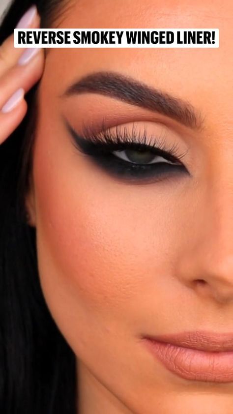 Smokey Cat Eye Makeup, Metdaan Makeup, Eye Makeup Smokey, Smokey Cat Eye, Cut Crease Eye Makeup, Makeup Smokey, Bridal Eye Makeup, Cut Crease Makeup, Horror Makeup