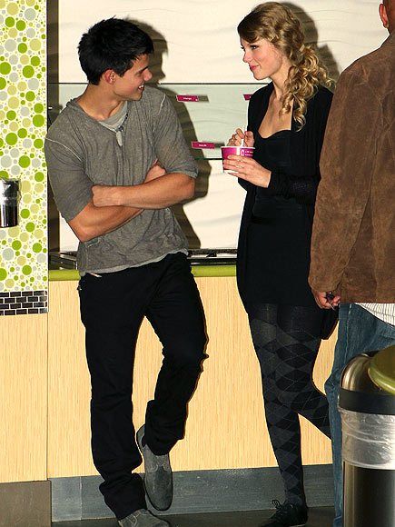 Taylor Rares, Photo Of Taylor Swift, Taylor Swift Ex, Chaske Spencer, Taylor Quotes, Swift Taylor, Kellan Lutz, Taylor Swift Fearless, Elizabeth Gillies