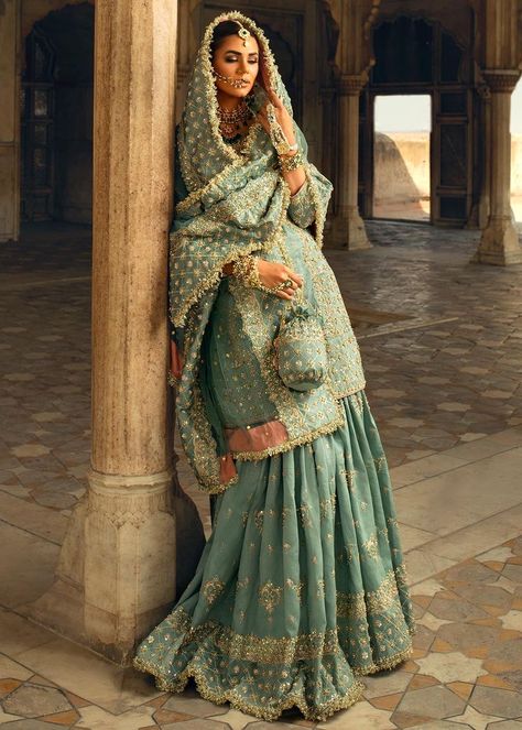 Floral Gharara, Gharara Bridal, Short Kameez, Garara Designs, Pakistani Gharara, Bridal Gharara, Traditional Dupatta, Gharara Designs, Maharani Designer Boutique