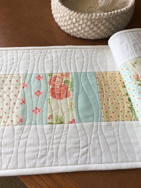 Modern table runners quilted