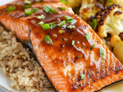 Irresistibly Sweet and Savory Maple-Glazed Salmon Recipe – Perfect for a Quick Gourmet Dinner - NewsBreak Chow Fun Recipe, Creamy Pumpkin Soup Recipe, Bbq Chicken Wings Recipe, Herb Chicken Recipes, Homemade Italian Meatballs, Maple Salmon, Greek Pasta Salad Recipe, Broccoli Pasta Recipe, Maple Glazed Salmon