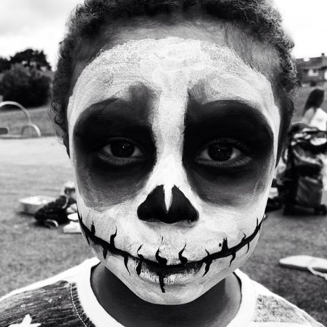 Kids halloween , black and white, face paint ideas Black And White Face Paint Ideas, White Face Paint Ideas, Black And White Face Paint, Ghost Face Paint, Black Halloween Makeup, Scary Face Paint, Halloween Black And White, Face Paint Ideas, Black And White Makeup