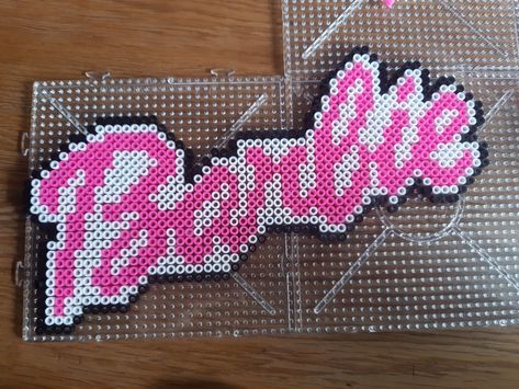 Barbie Perler Bead Patterns, Barbie Perler, Barbie Perler Beads, Ironing Beads, Hamma Beads Ideas, Perler Ideas, Barbie Logo, Hamma Beads, Fuse Bead Patterns