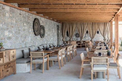 A Poolside Restaurant on the Most Beautiful Beach of Mykonoselledecoritalia Beach Restaurant Design, Coffee Inspiration, Greek Restaurant, Simple Dining Table, Mykonos Hotels, Rustic Restaurant, Greek Restaurants, Beach Clubs, Restaurant Ideas