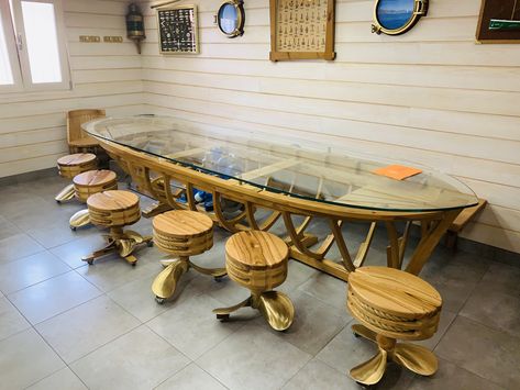 Boat Table Ideas, Compass Design Art, Boat Bar, Boat Table, Bait Shop, Nautical Interior, Cafe Shop Design, Compass Design, Big Table