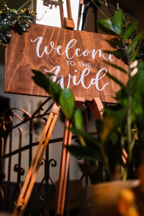 Welcome to the Wild 🐒. Do you want a personalized welcome sign for your event? Send us a message for more information! Welcome To The Jungle Sign, Welcome To The Jungle Theme, Safari Baby Shower Girl, Jungle Thema, End Of Year Party, Wild One Birthday Party, Wild Safari, Animal Birthday Party, Jungle Party