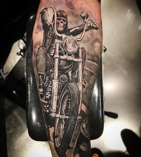 125+ Harley Davidson Tattoos: Unleash the Biker within You! - Wild Tattoo Art Motorcycle Tattoos For Men, Biker Tattoos Designs, Outlaw Tattoo, Harley Tattoos, Harley Davidson Tattoos, Mechanic Tattoo, Octopus Tattoo Design, Skull Sleeve Tattoos, Motorcycle Tattoos