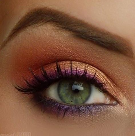 make green eyes more prominent , by using purple and gold tinted eyeshadow. I love this article.. Sunset Eyes, Purple Eyeliner, Gold Eye Makeup, Eye Makeup Pictures, Smink Inspiration, Gold Eyeshadow, Makijaż Smokey Eye, Bohol, Gold Eyes