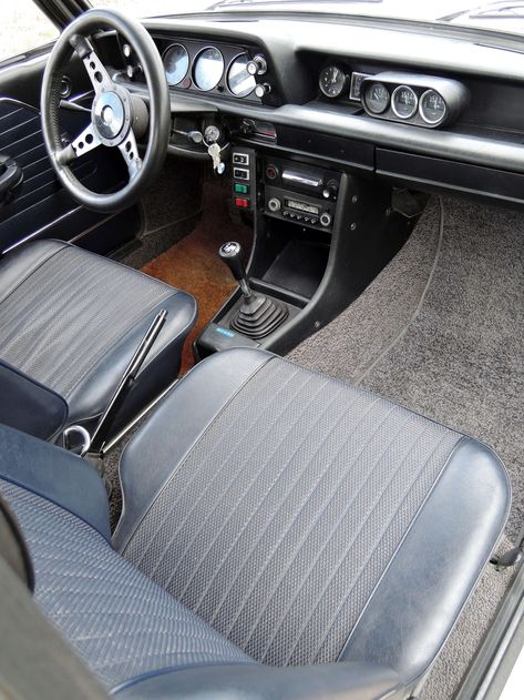 BMW 2002 Tii Interior Vw Bug Interior, Bmw 2002 Tii, Bmw E28, Vw Mk1, Car Part Furniture, Jetta A2, Bmw Alpina, Bmw 2002, Group 2