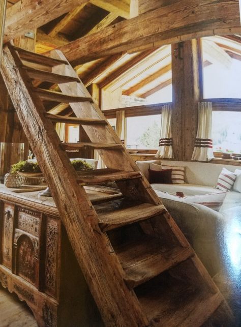 Ideas Under The Stairs, Seating Area Ideas, Cottage Stairs, Rustic Staircase, Rustic Stairs, Stair Ladder, Wooden Staircase, Timber Cabin, Cabin Living Room