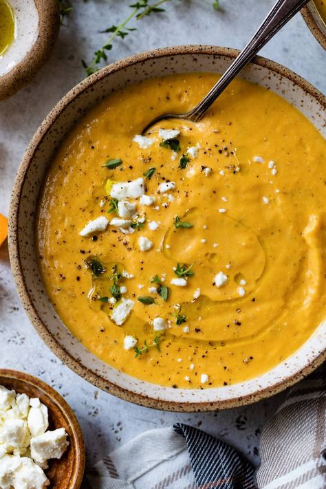 Roasted Butternut Squash Feta Soup - Skinnytaste Butternut Squash Feta, Roasted Feta, Feta Soup, Roast Butternut Squash, Vegan Paleo Recipes, Lunch Appetizers, Skinny Taste Recipes, Dinner Appetizers, Butternut Squash Soup