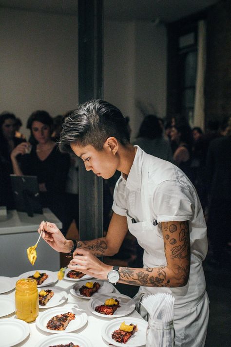 Professional Chef Aesthetic, Female Chef Aesthetic, Building A Table, Chef Aesthetic, Chef Lifestyle, Person Cooking, Chef Working, Chef Photography, Chef Table