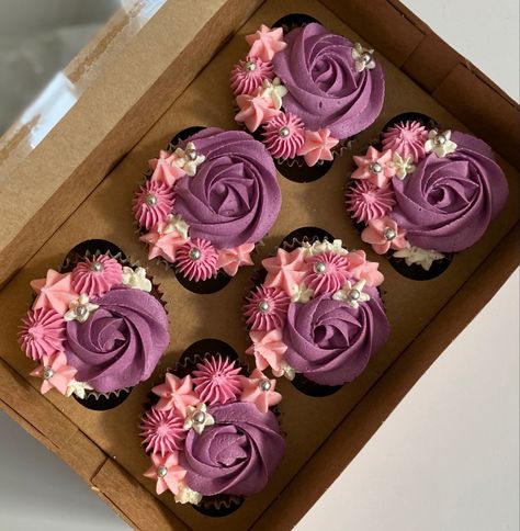 Pink And Purple Cupcake Ideas, Purple Cupcakes Ideas, Pink Cupcake Ideas, Pink And Purple Cupcakes, Girly Cupcakes, Halloween Cupcakes Decoration, Peach Cupcakes, Fashion Cupcakes, Purple Cupcakes