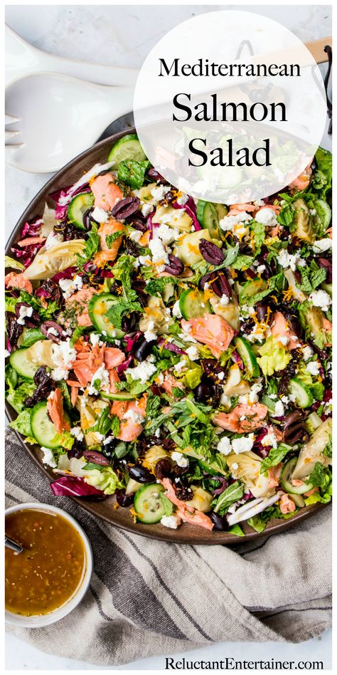 Mediterranean Salmon Salad Recipes, Greek Salmon Salad, Baked Salmon Salad, Salmon Salad Ideas, Mediterranean Salmon Salad, Salad To Go With Salmon, Salmon Salad Recipes Healthy, Mediterranean Salmon Recipes, Beautiful Salads