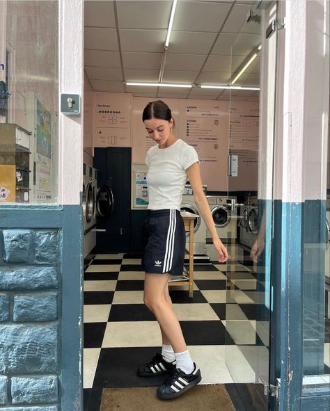 Track Shorts Outfit, Adidas Shorts Outfit, Basketball Shorts Outfit, Adidas Shorts Women, Dr Shoes, Summer Shorts Outfits, Shorts Outfits, Adidas Track Pants, Laundry Day