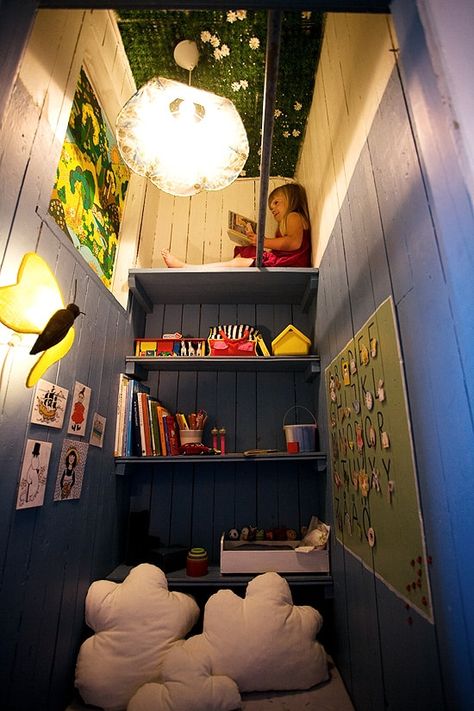 Closet Nook, Reading Nook Closet, Kids Nook, Reading Corner Kids, Reading Nook Kids, Comfy Reading, Secret Room, Playroom Design, Reading Nooks