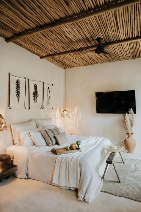 Cozy Earthy Bedroom, Earthy Bedroom Ideas, Single Living, Earthy Bedroom, Japandi Interior, Inspiring Spaces, Quintana Roo, Private Patio, Lush Garden