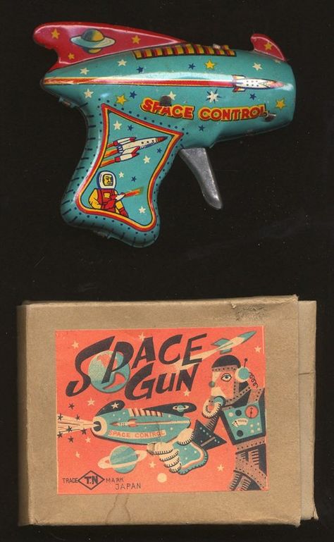 . Retro Spaceship Concept Art, Spaceship Aesthetic Retro, Retro Futurism Robots, Raygun Gothic Retro Futurism, 50s Robot, Space Toys, Air And Space Museum, Vintage Space, Tin Toys