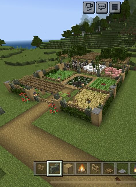 Minecraft Backyard Design, Minecraft Farm Ideas Survival, Mincraft Idea Cottage, Minecraft Pe Building Ideas, Minecraft Ps4 Ideas, Village Minecraft Aesthetic, Farms For Minecraft, Cute Builds For Minecraft, Minecraft Food Farm Ideas